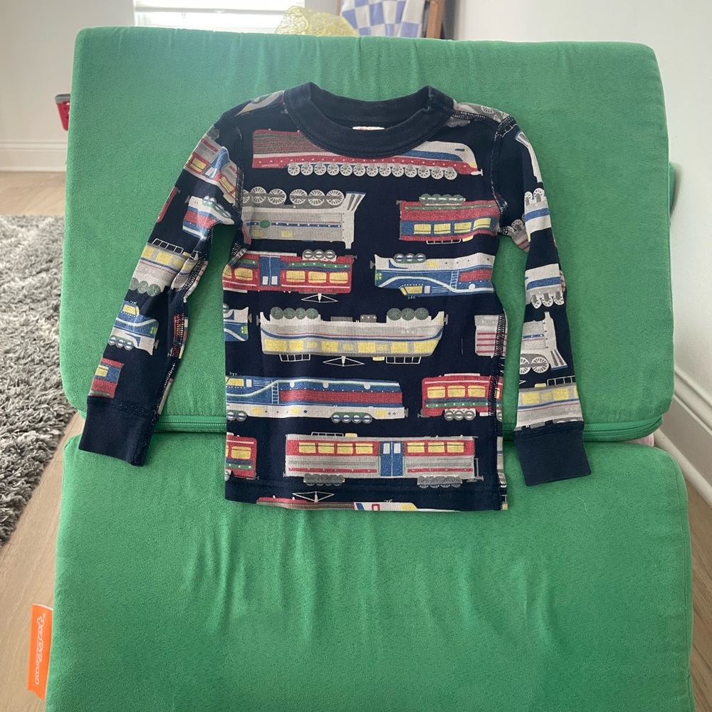 Hanna Andersson Navy Train Print Long Sleeve pjs